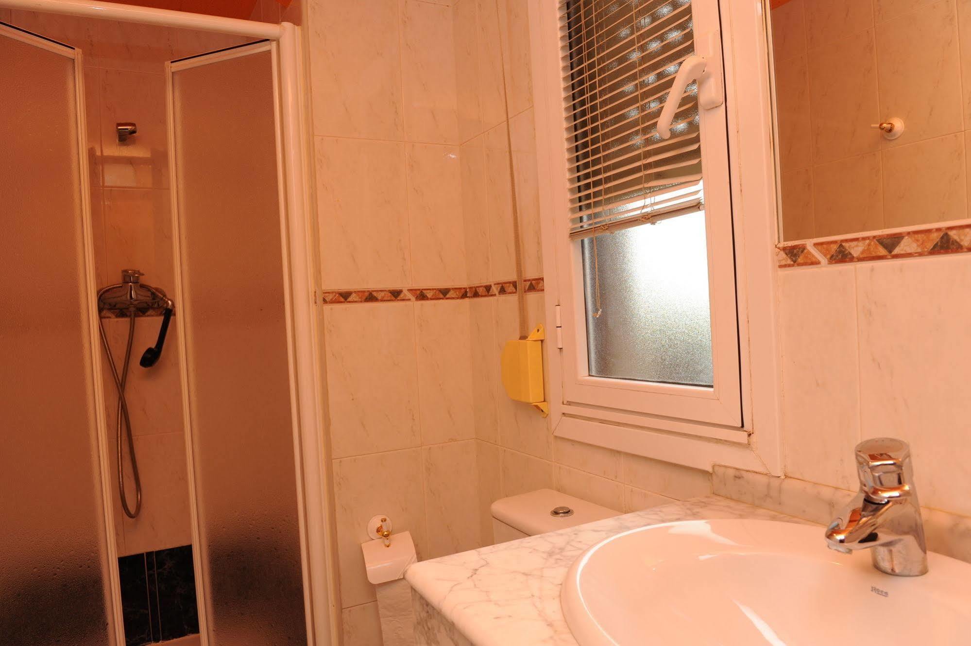 Hostal Venecia Асагра Экстерьер фото